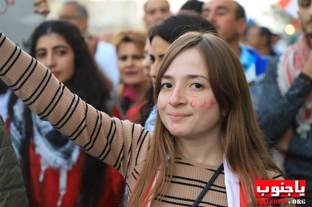 مسيرة نسائية في صور إلى مقر المحكمة الجعفرية وفرع مصرف لبنان