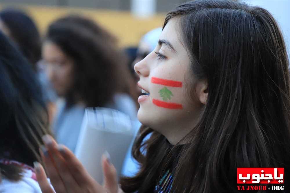 مسيرة نسائية في صور إلى مقر المحكمة الجعفرية وفرع مصرف لبنان