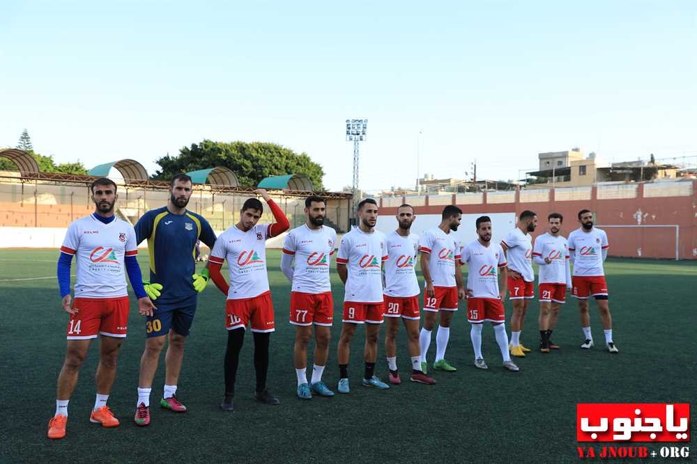 الهيئة الإدارية للتضامن صور كرمت السيد سهيل شعبان أبو خالد و مباراة ودية بين التضامن و فريق نجوم الدوري