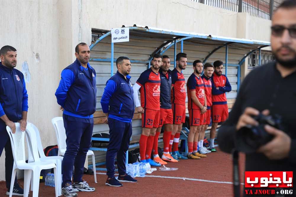 الهيئة الإدارية للتضامن صور كرمت السيد سهيل شعبان أبو خالد و مباراة ودية بين التضامن و فريق نجوم الدوري