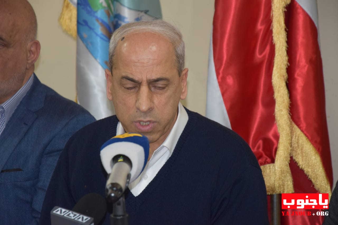 وزير الزراعة و الثقافة عباس مرتضى تفقد أضرار العاصفة في الجنوب 