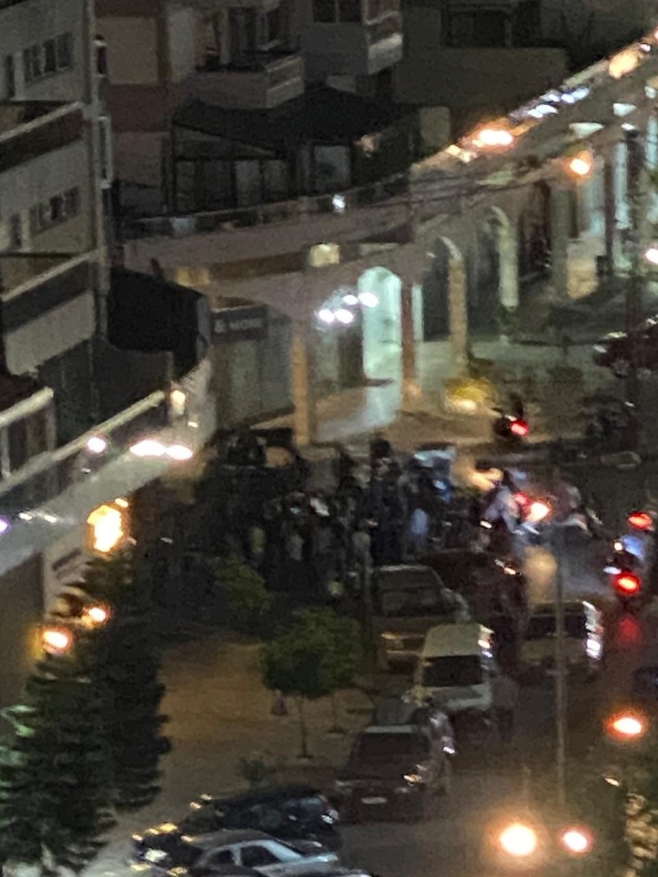 لبنان اعتصام امام منزل كرامي في طرابلس (صورة)