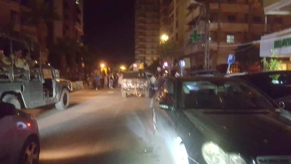 لبنان تحركات احتجاجية امام منازل حواط وكرامي وكبّارة في طرابلس (صور)