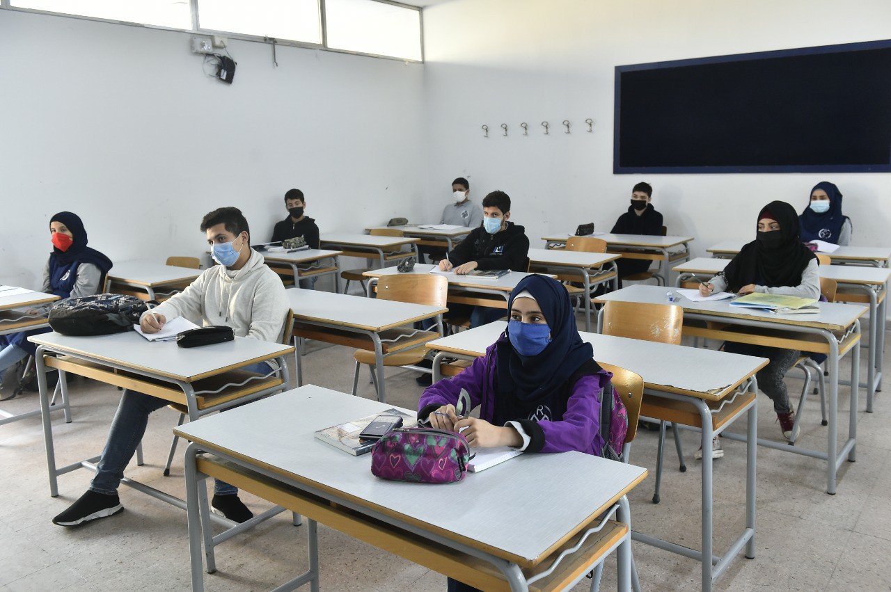 بالصور داخل الخبر: جولة على بعض المدارس في اليوم الأول من العودة بعد الإقفال..