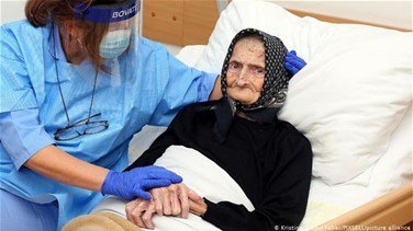 صاحبة الـ99 عاماً تذهل الأطباء بعدما هزمت فيروس كورونا