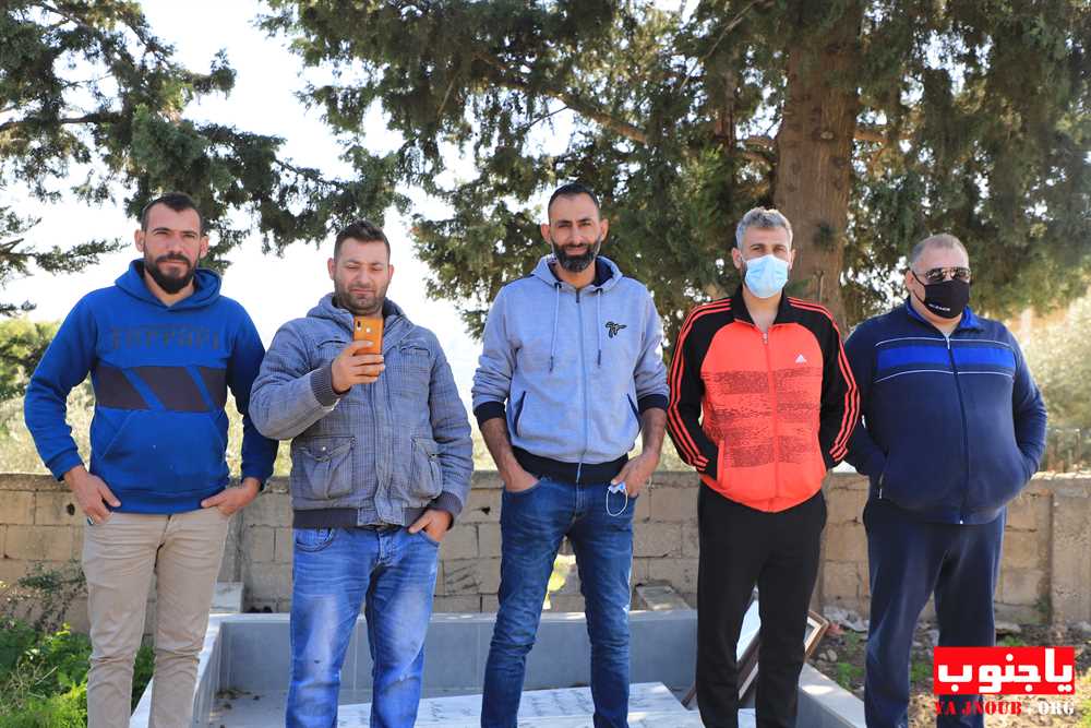 حتى الموت بكورونا لم يفرقهما...أبى قلبها ان ينبض بعد رحيل شريك عمرها، فاسلمت الروح بعد ساعات على وفاته ليدفنا معا في ثرى الجنوب ويترافقا في الرحلة الاخيرة دون نظرة وداع اخيرة لأحبة مفجوعين