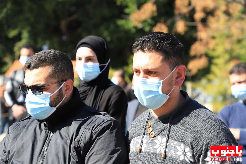 حتى الموت بكورونا لم يفرقهما...أبى قلبها ان ينبض بعد رحيل شريك عمرها، فاسلمت الروح بعد ساعات على وفاته ليدفنا معا في ثرى الجنوب ويترافقا في الرحلة الاخيرة دون نظرة وداع اخيرة لأحبة مفجوعين