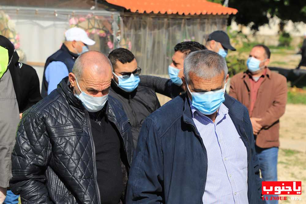 حتى الموت بكورونا لم يفرقهما...أبى قلبها ان ينبض بعد رحيل شريك عمرها، فاسلمت الروح بعد ساعات على وفاته ليدفنا معا في ثرى الجنوب ويترافقا في الرحلة الاخيرة دون نظرة وداع اخيرة لأحبة مفجوعين