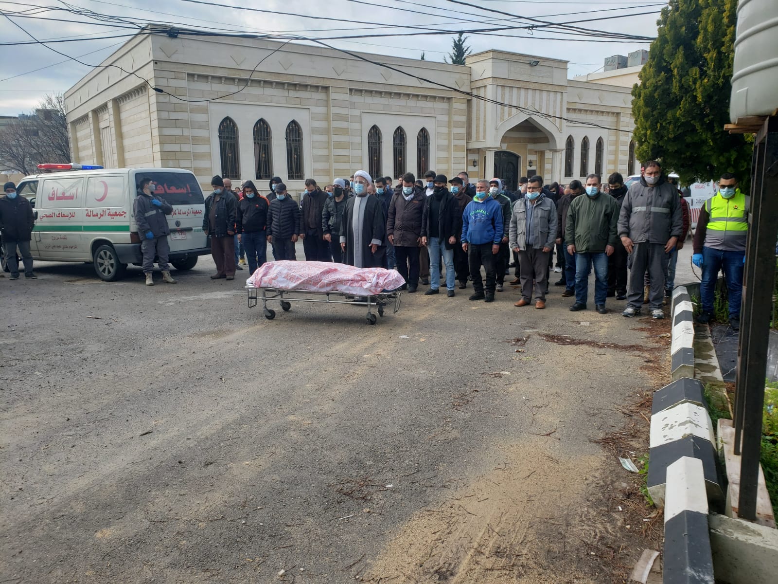 طيردبا : بالصور تشييع فقيدة الصبا إيفا علي حجازي الى مثواها الأخير 