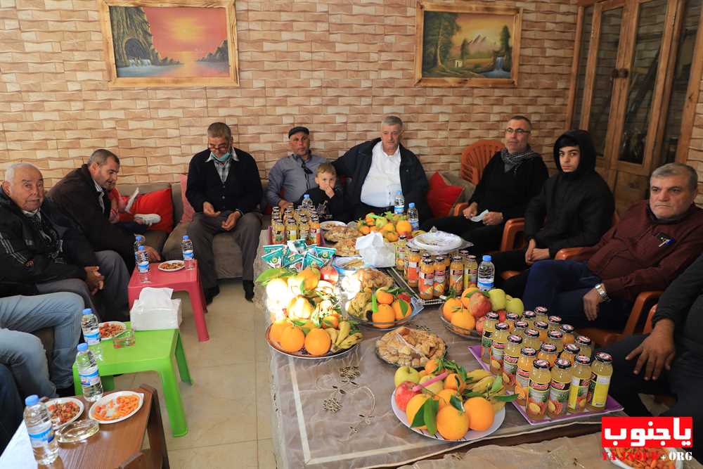 خطوبة الشاب خليل دهيني المقيم في زامبيا ابن بلدة طورا على الآنسة سجى رشيد من بلدة كفرا و قد تمت الخطوبة في بلدة طيردبا 