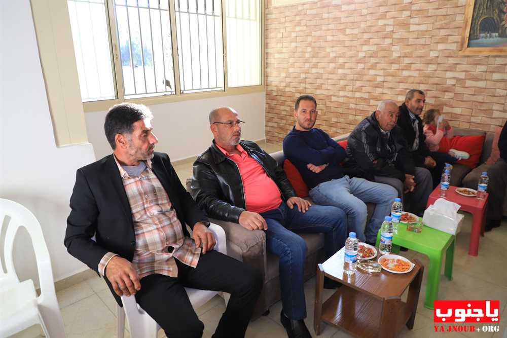 خطوبة الشاب خليل دهيني المقيم في زامبيا ابن بلدة طورا على الآنسة سجى رشيد من بلدة كفرا و قد تمت الخطوبة في بلدة طيردبا 