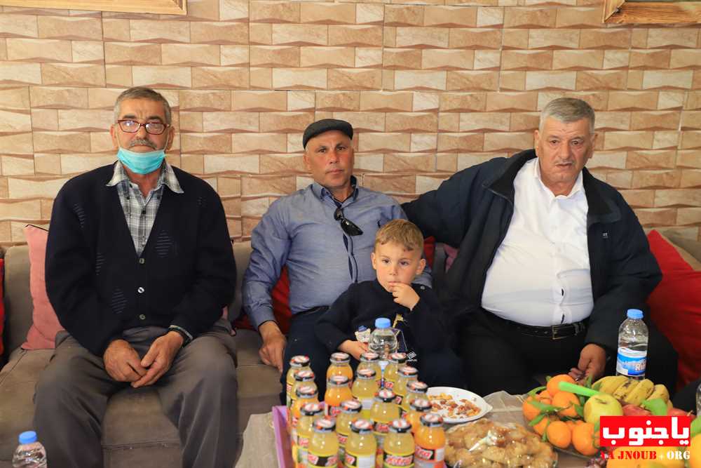 خطوبة الشاب خليل دهيني المقيم في زامبيا ابن بلدة طورا على الآنسة سجى رشيد من بلدة كفرا و قد تمت الخطوبة في بلدة طيردبا 