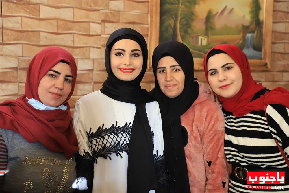 خطوبة الشاب خليل دهيني المقيم في زامبيا ابن بلدة طورا على الآنسة سجى رشيد من بلدة كفرا و قد تمت الخطوبة في بلدة طيردبا 