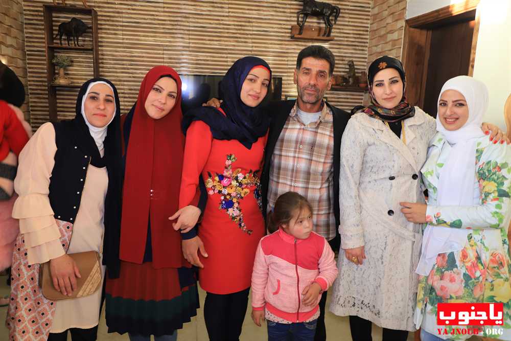 خطوبة الشاب خليل دهيني المقيم في زامبيا ابن بلدة طورا على الآنسة سجى رشيد من بلدة كفرا و قد تمت الخطوبة في بلدة طيردبا 