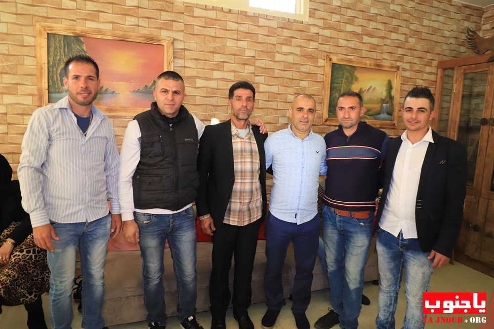 خطوبة الشاب خليل دهيني المقيم في زامبيا ابن بلدة طورا على الآنسة سجى رشيد من بلدة كفرا و قد تمت الخطوبة في بلدة طيردبا 