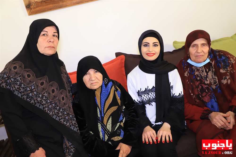 خطوبة الشاب خليل دهيني المقيم في زامبيا ابن بلدة طورا على الآنسة سجى رشيد من بلدة كفرا و قد تمت الخطوبة في بلدة طيردبا 