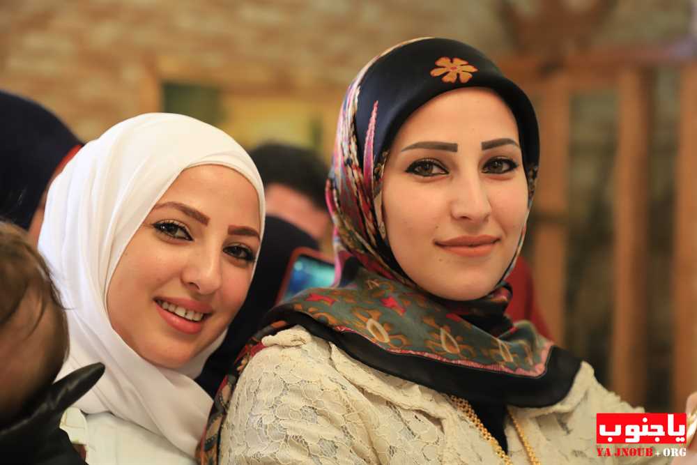 خطوبة الشاب خليل دهيني المقيم في زامبيا ابن بلدة طورا على الآنسة سجى رشيد من بلدة كفرا و قد تمت الخطوبة في بلدة طيردبا 