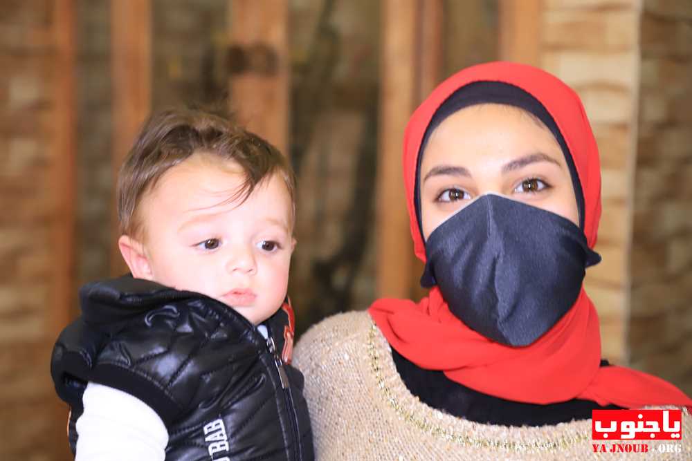 خطوبة الشاب خليل دهيني المقيم في زامبيا ابن بلدة طورا على الآنسة سجى رشيد من بلدة كفرا و قد تمت الخطوبة في بلدة طيردبا 
