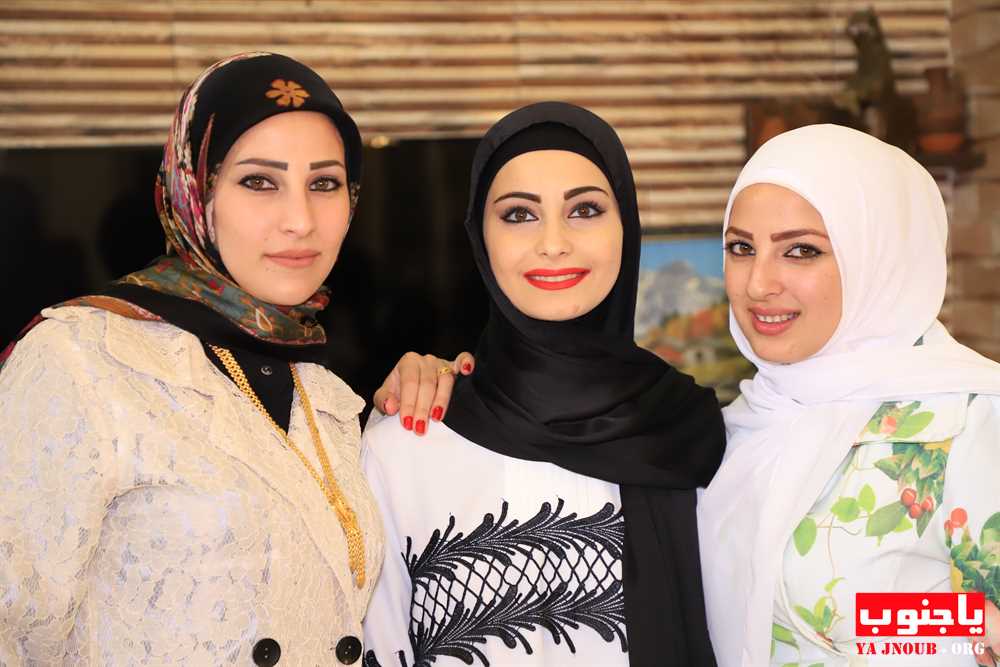 خطوبة الشاب خليل دهيني المقيم في زامبيا ابن بلدة طورا على الآنسة سجى رشيد من بلدة كفرا و قد تمت الخطوبة في بلدة طيردبا 