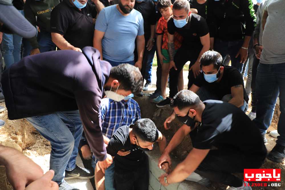 بلدة طيردبا شيعت المرحوم الحاج حسين احمد حسن مغنية الى مثواه الأخير   