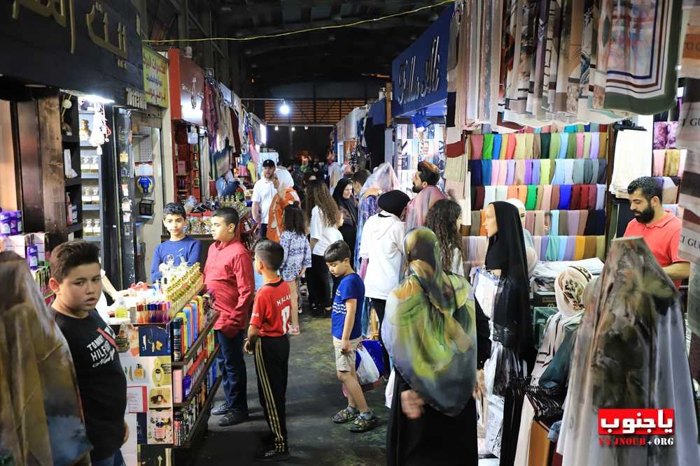 بالصور أجواء مدينة صور ليلا : السوق التجاري -  عدسة موقع يا جنوب - تصوير وسام حسن 