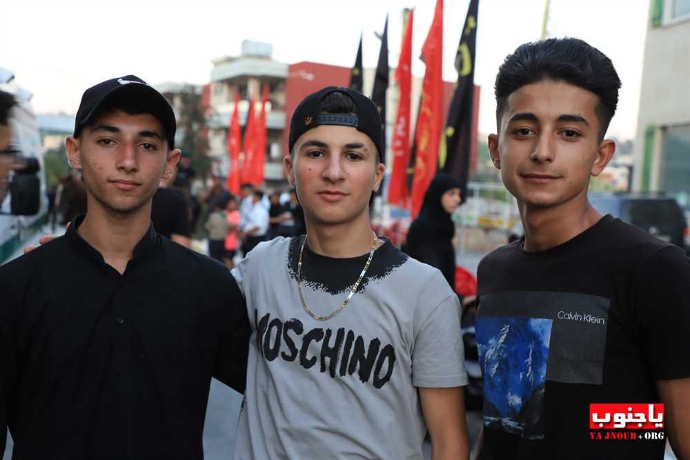 عاشوراء طيردبا : بالصور لقطات عفوية لحضور اهل البلدة خلال المسيرة الحسينية لكشافة الرسالة _ امل 