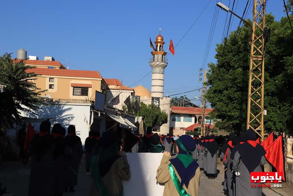     عاشوراء طيردبا : بالصور لقطات عفوية لحضور اهل البلدة خلال المسيرة الحسينية لكشافة الرسالة _ امل 
