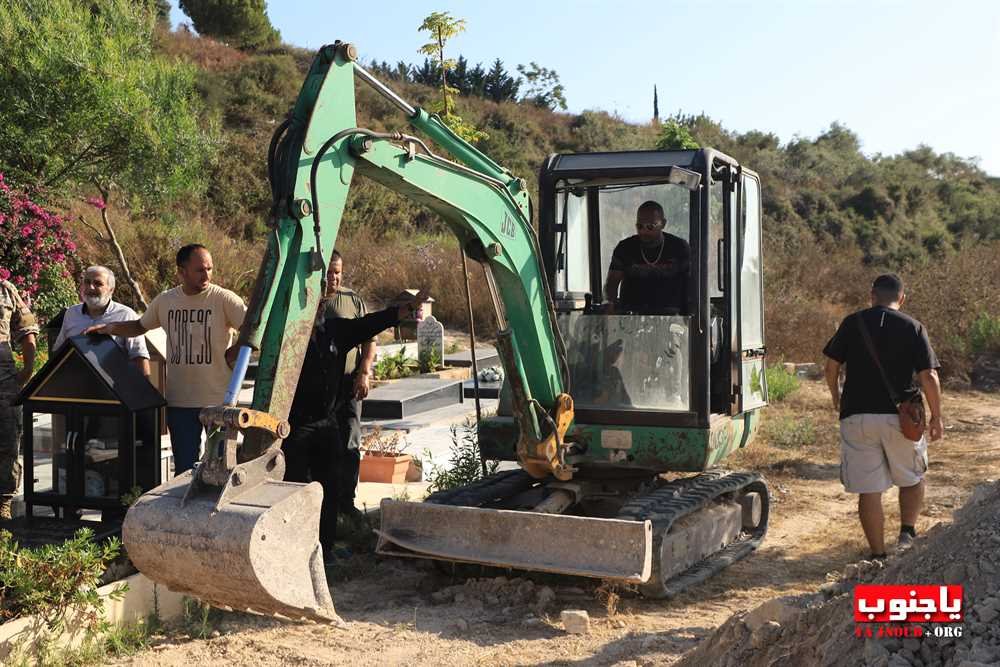    بلدة عيتيت الجنوبية شيعت فقيد الشباب و الإغتراب المرحوم نادر العبد نجيب دقة الى مثواه الأخير 