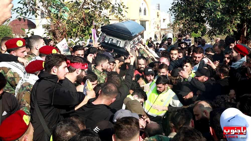  بحضور حاشد مدينة صور شيعت الشهيد المجاهد رضوان علي حمودي الى مثواه الأخير 