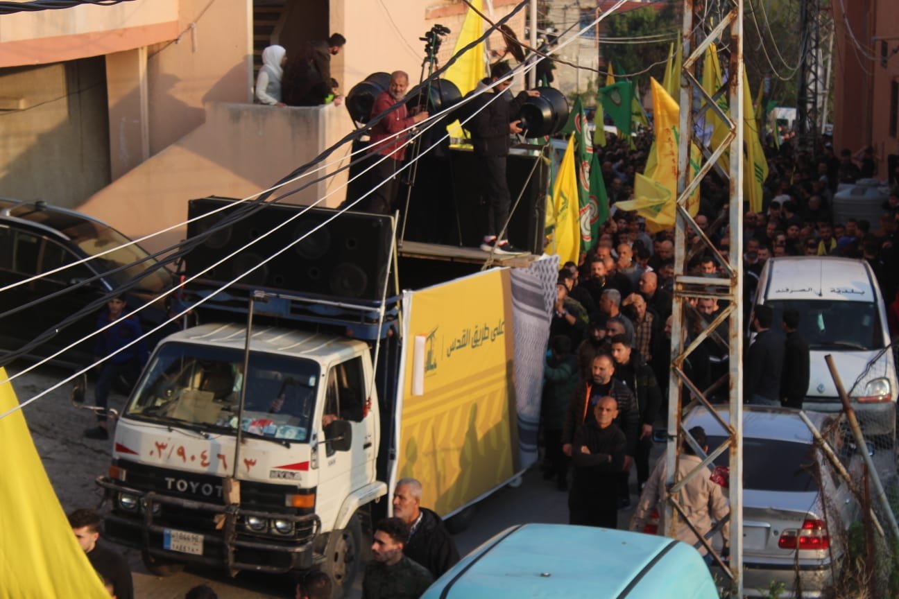 لقطات مصورة من مراسم تشييع الشهيد على طريق القدس حسن حسين خليفة 