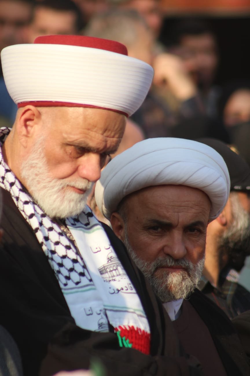 لقطات مصورة من مراسم تشييع الشهيد على طريق القدس حسن حسين خليفة 