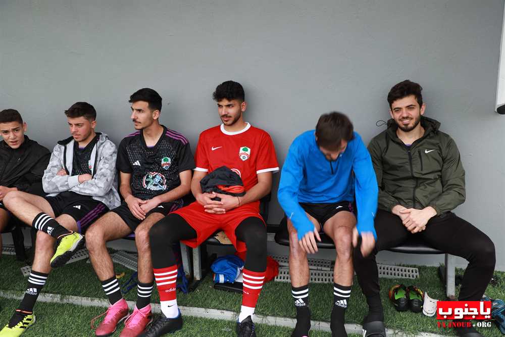 بالصور لقطات من مباراة السلام صور و النهضة عين بعال التي اقيمت على ملعب عباس ناصر في العباسية و انتهت بالتعادل ٢-٢ 