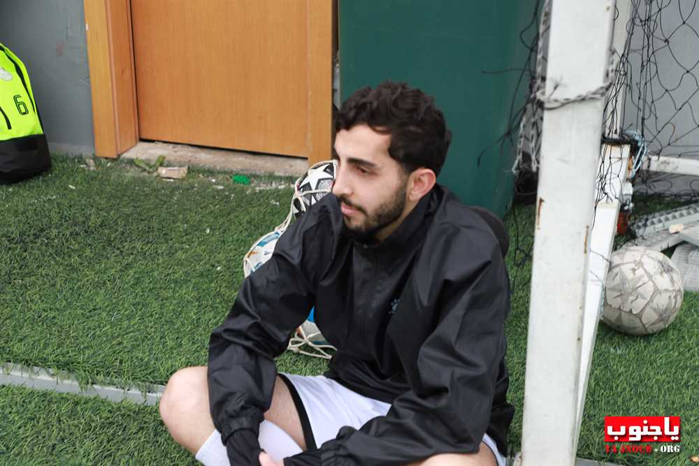بالصور لقطات من مباراة السلام صور و النهضة عين بعال التي اقيمت على ملعب عباس ناصر في العباسية و انتهت بالتعادل ٢-٢ 