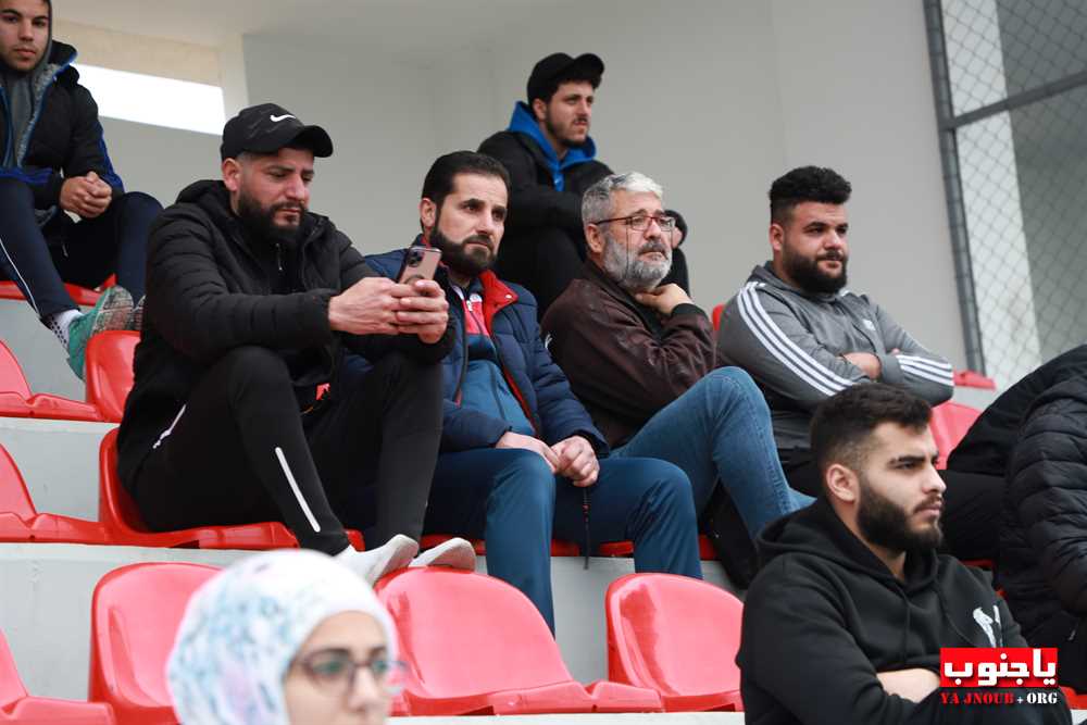بالصور لقطات من مباراة السلام صور و النهضة عين بعال التي اقيمت على ملعب عباس ناصر في العباسية و انتهت بالتعادل ٢-٢ 