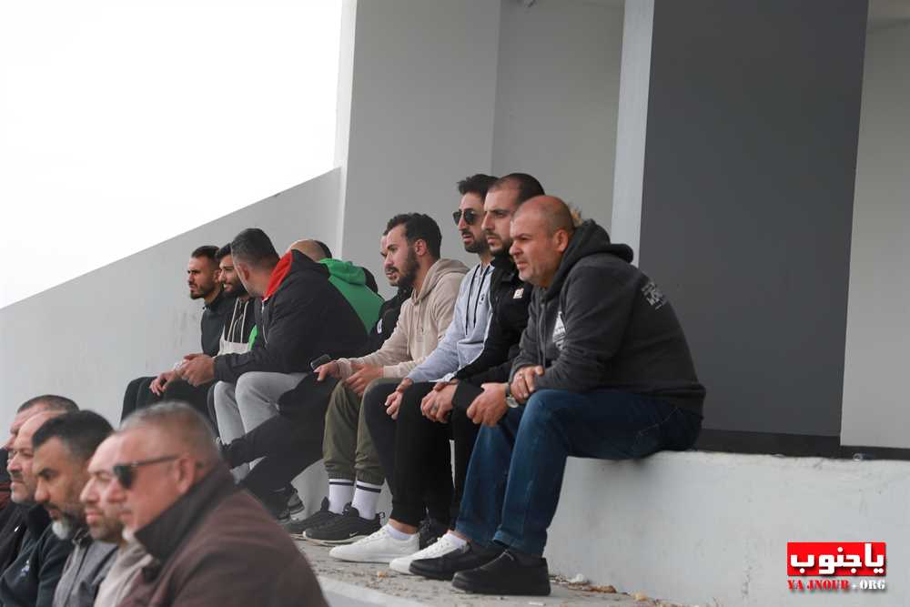 بالصور لقطات من مباراة السلام صور و النهضة عين بعال التي اقيمت على ملعب عباس ناصر في العباسية و انتهت بالتعادل ٢-٢ 