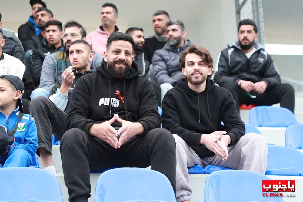 بالصور لقطات من مباراة السلام صور و النهضة عين بعال التي اقيمت على ملعب عباس ناصر في العباسية و انتهت بالتعادل ٢-٢ 
