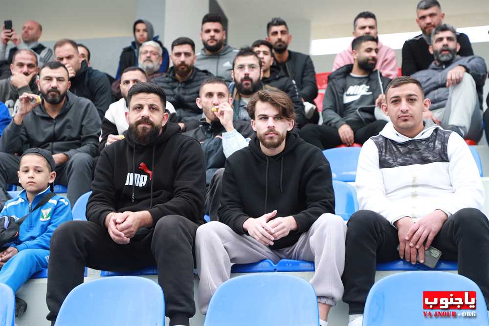 بالصور لقطات من مباراة السلام صور و النهضة عين بعال التي اقيمت على ملعب عباس ناصر في العباسية و انتهت بالتعادل ٢-٢ 