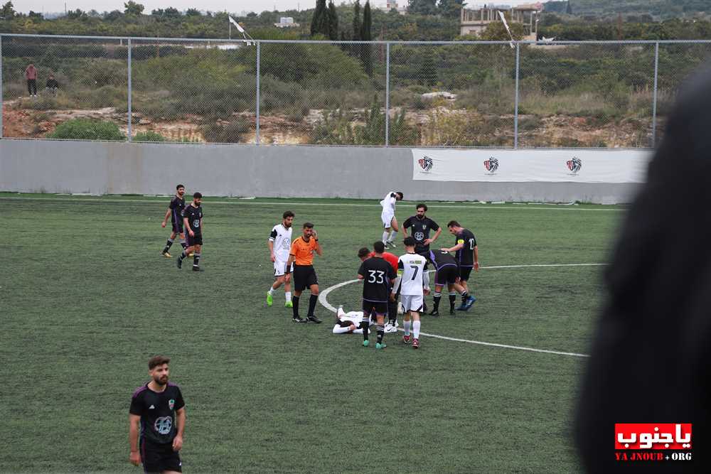 بالصور لقطات من مباراة السلام صور و النهضة عين بعال التي اقيمت على ملعب عباس ناصر في العباسية و انتهت بالتعادل ٢-٢ 