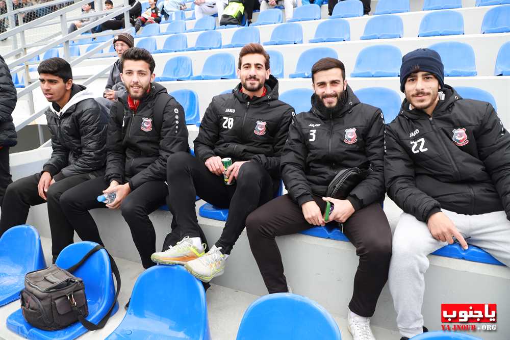بالصور لقطات من مباراة السلام صور و النهضة عين بعال التي اقيمت على ملعب عباس ناصر في العباسية و انتهت بالتعادل ٢-٢ 