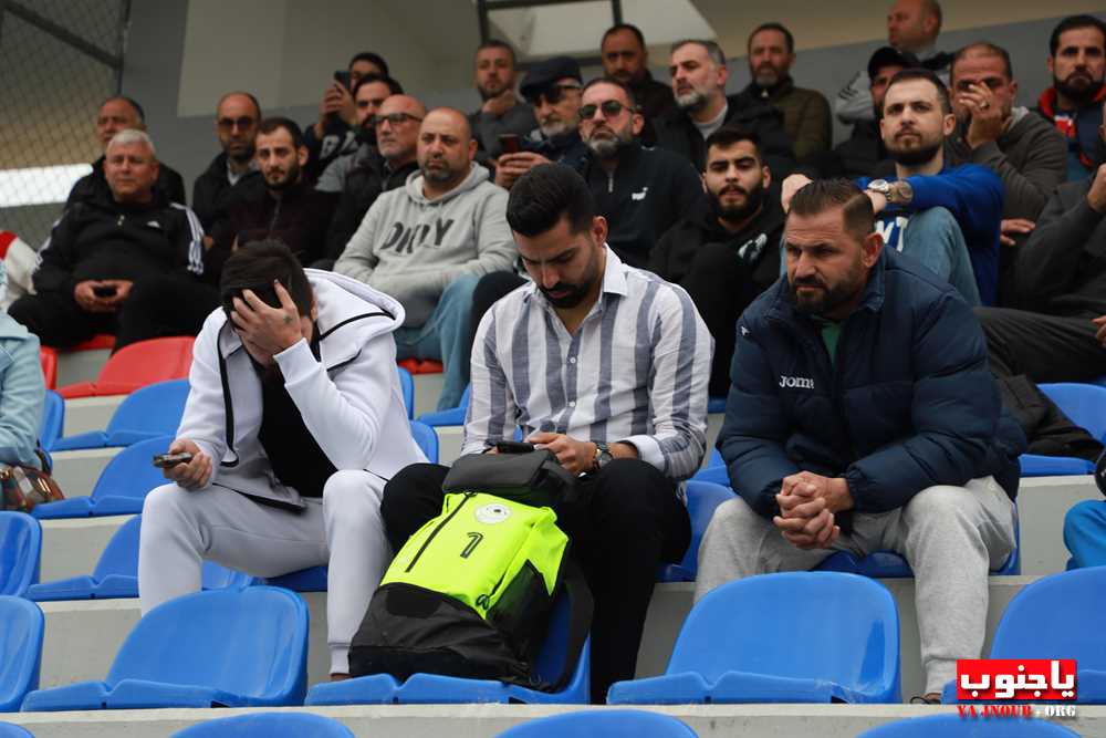 بالصور لقطات من مباراة السلام صور و النهضة عين بعال التي اقيمت على ملعب عباس ناصر في العباسية و انتهت بالتعادل ٢-٢ 