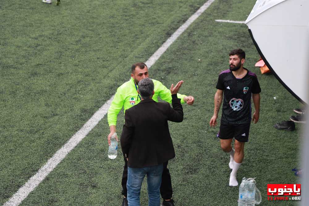بالصور لقطات من مباراة السلام صور و النهضة عين بعال التي اقيمت على ملعب عباس ناصر في العباسية و انتهت بالتعادل ٢-٢ 