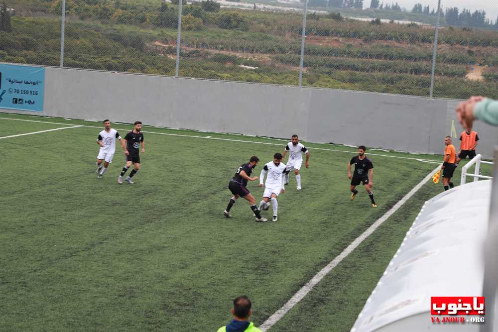 بالصور لقطات من مباراة السلام صور و النهضة عين بعال التي اقيمت على ملعب عباس ناصر في العباسية و انتهت بالتعادل ٢-٢ 