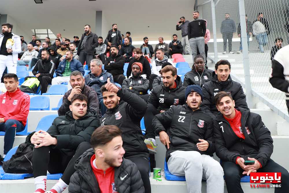 بالصور لقطات من مباراة السلام صور و النهضة عين بعال التي اقيمت على ملعب عباس ناصر في العباسية و انتهت بالتعادل ٢-٢ 