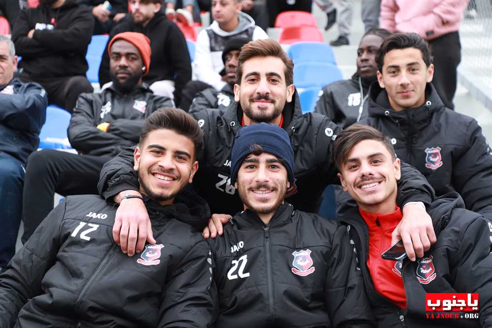 بالصور لقطات من مباراة السلام صور و النهضة عين بعال التي اقيمت على ملعب عباس ناصر في العباسية و انتهت بالتعادل ٢-٢ 