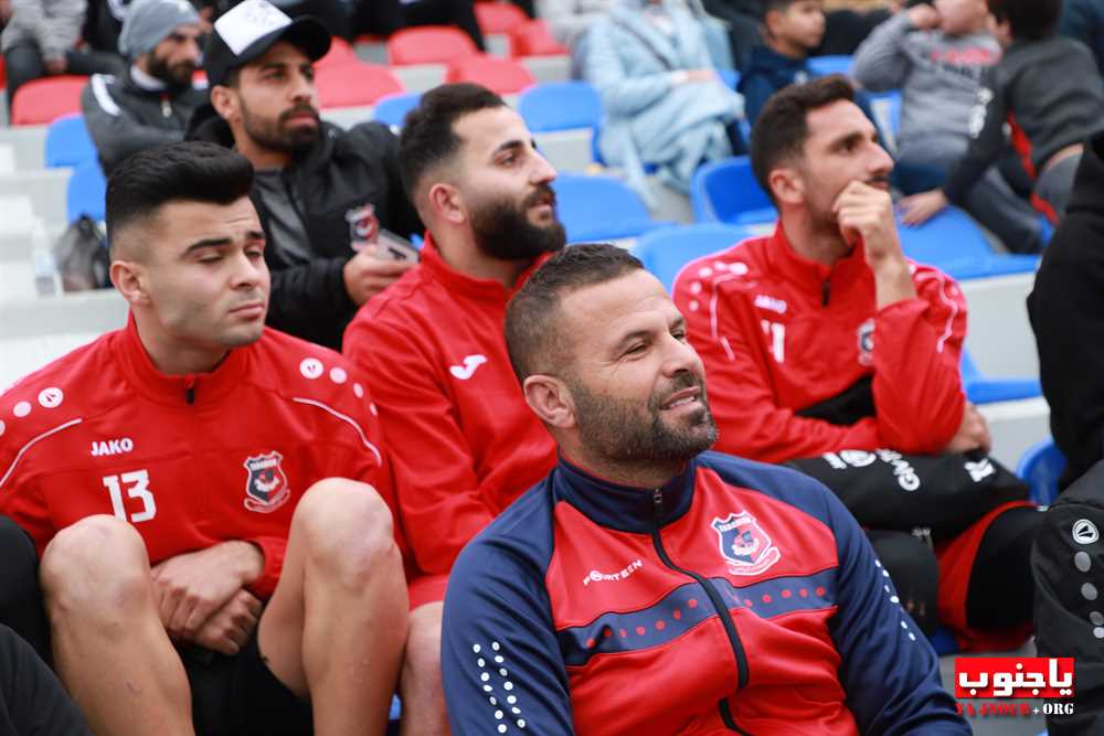 بالصور لقطات من مباراة السلام صور و النهضة عين بعال التي اقيمت على ملعب عباس ناصر في العباسية و انتهت بالتعادل ٢-٢ 