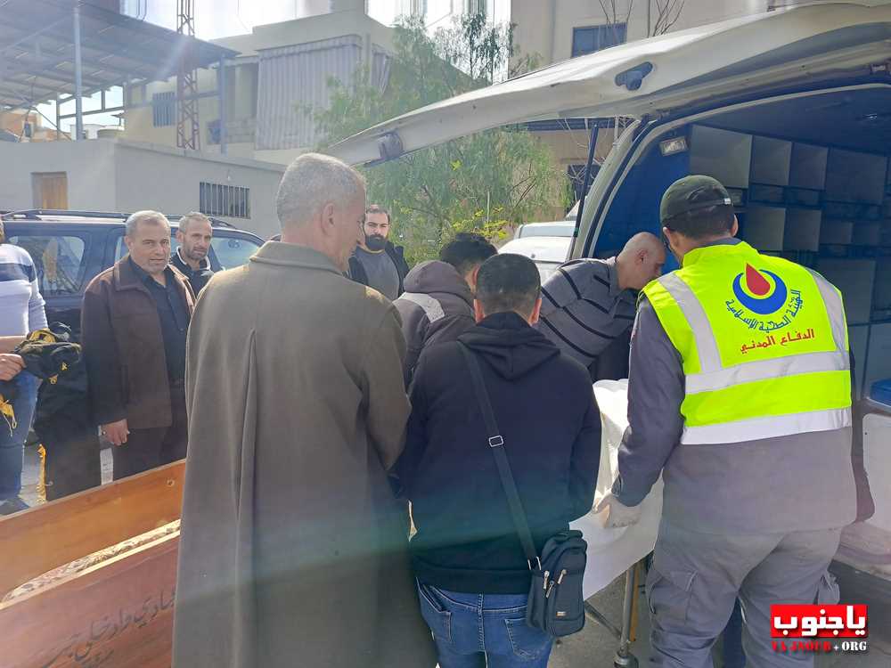 بلدة طربيخا شيعت الفقيدة الغالية الحاجة سكنة عبد الحسن فقية (إم سليمان الغول) الى مثواها الأخير في جبانة بلدة المعشوق _صور تصوير : وسام حسن