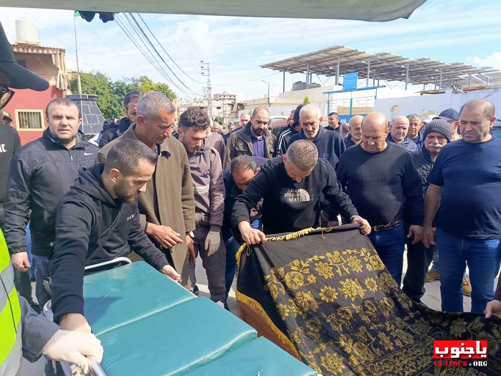 بلدة طربيخا شيعت الفقيدة الغالية الحاجة سكنة عبد الحسن فقية (إم سليمان الغول) الى مثواها الأخير في جبانة بلدة المعشوق _صور تصوير : وسام حسن