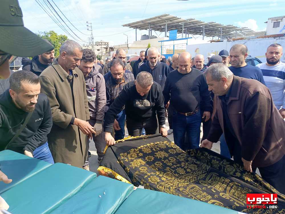 بلدة طربيخا شيعت الفقيدة الغالية الحاجة سكنة عبد الحسن فقية (إم سليمان الغول) الى مثواها الأخير في جبانة بلدة المعشوق _صور تصوير : وسام حسن