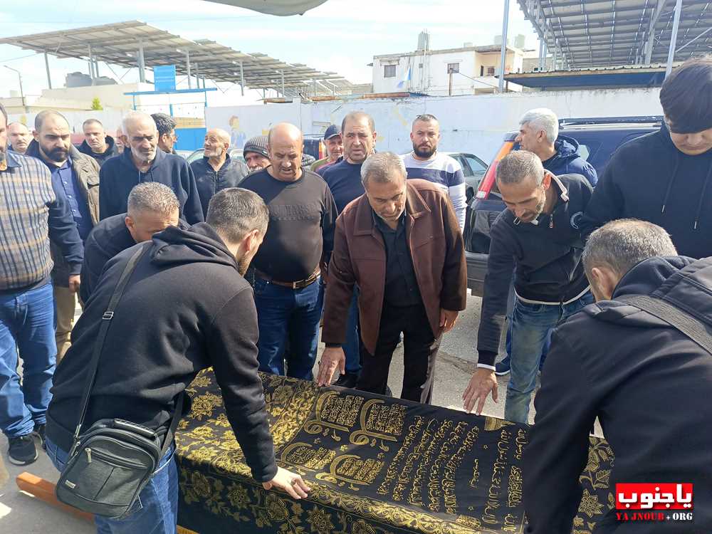 بلدة طربيخا شيعت الفقيدة الغالية الحاجة سكنة عبد الحسن فقية (إم سليمان الغول) الى مثواها الأخير في جبانة بلدة المعشوق _صور تصوير : وسام حسن