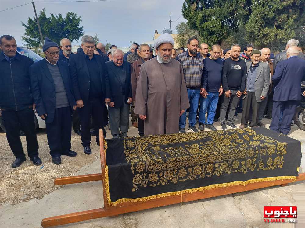 بلدة طربيخا شيعت الفقيدة الغالية الحاجة سكنة عبد الحسن فقية (إم سليمان الغول) الى مثواها الأخير في جبانة بلدة المعشوق _صور تصوير : وسام حسن